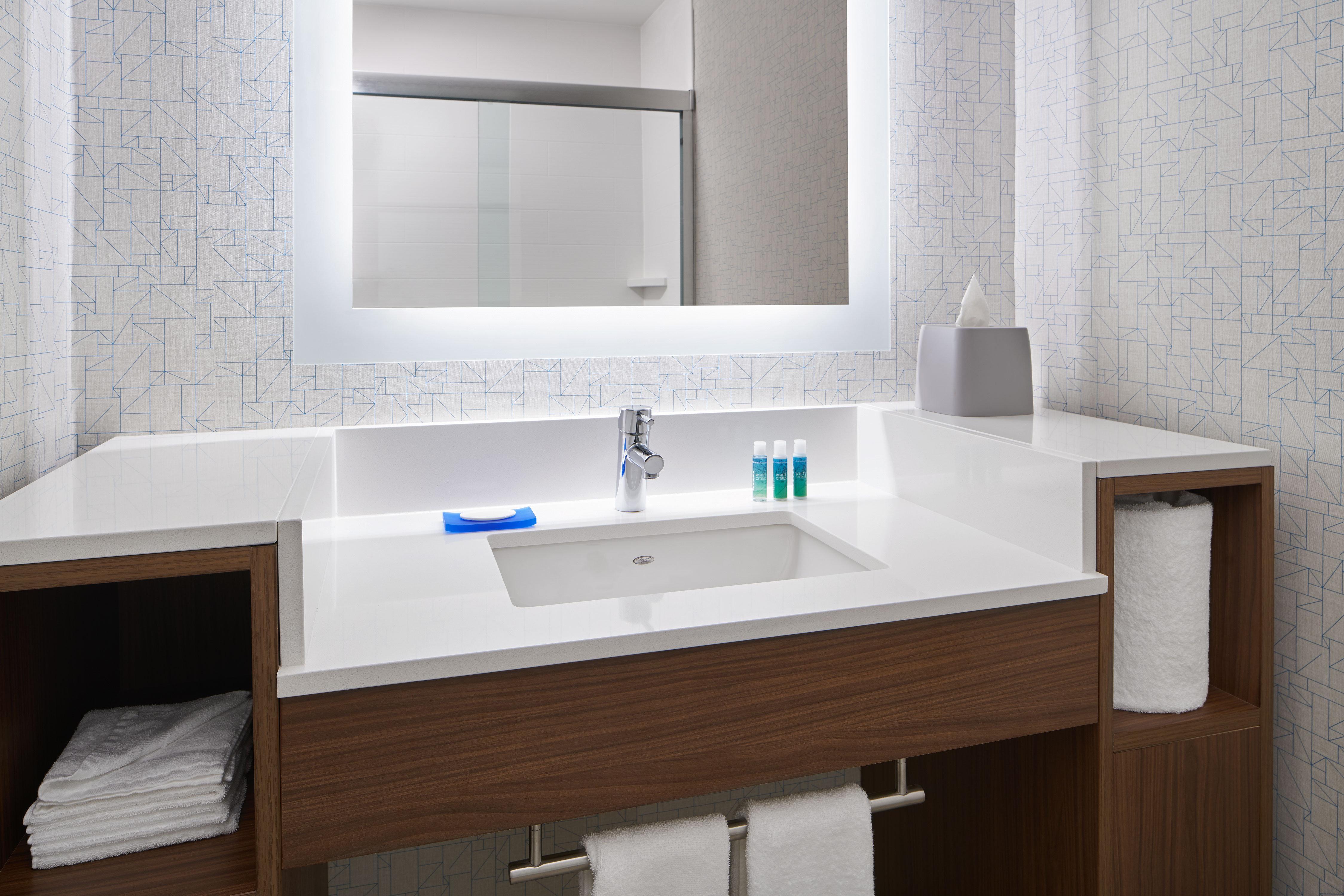 Holiday Inn Express - Richmond Downtown By Ihg Bagian luar foto