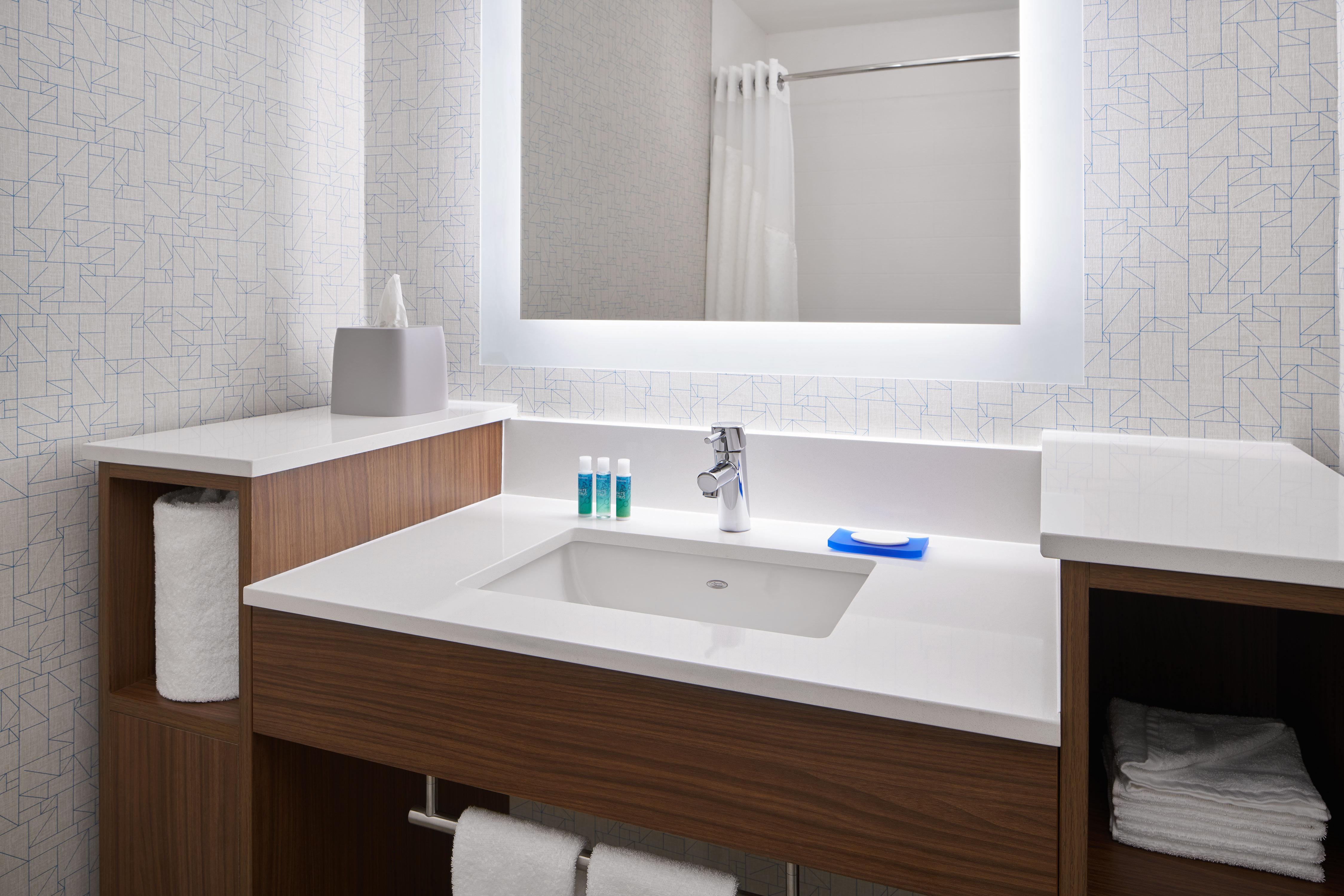 Holiday Inn Express - Richmond Downtown By Ihg Bagian luar foto