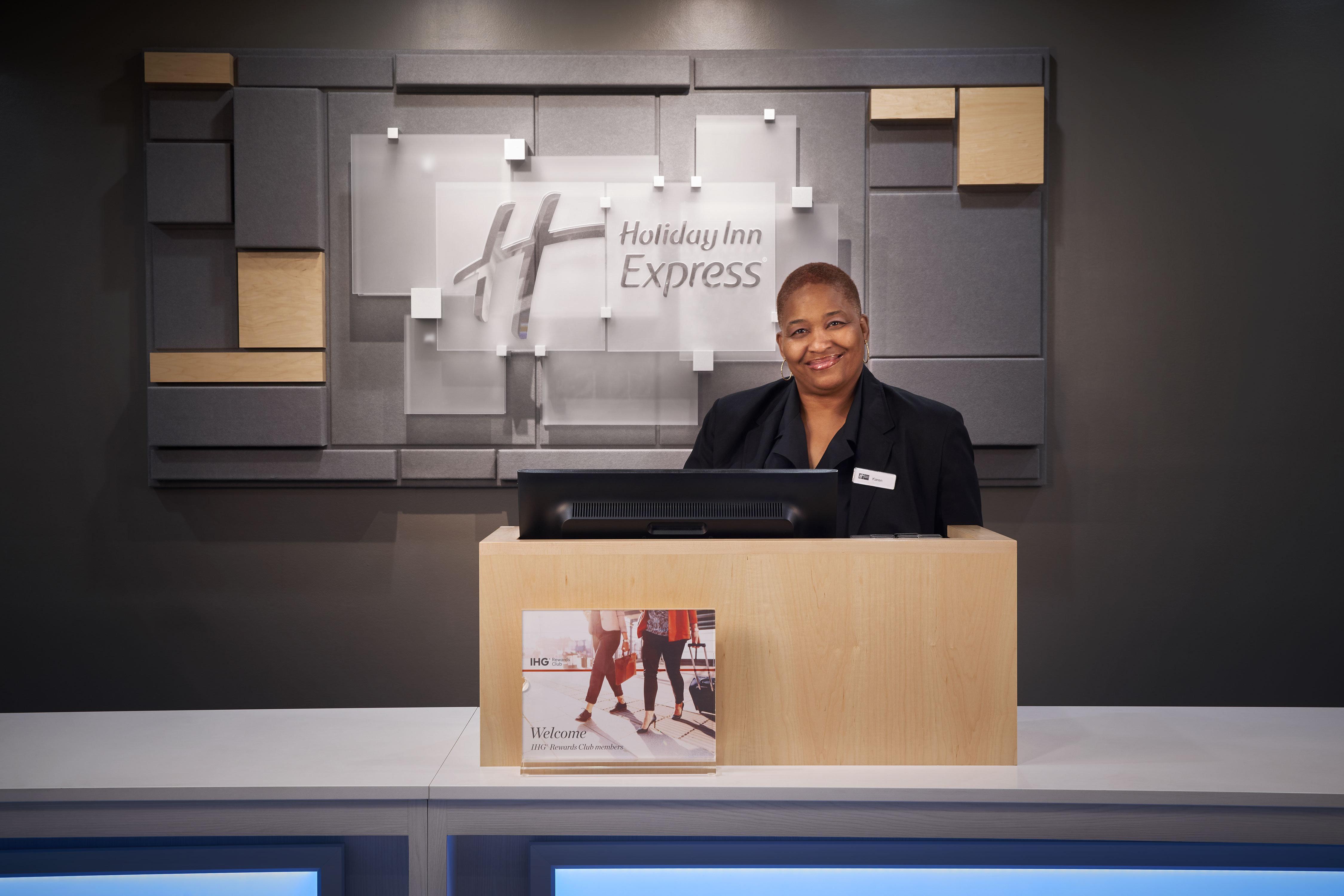 Holiday Inn Express - Richmond Downtown By Ihg Bagian luar foto