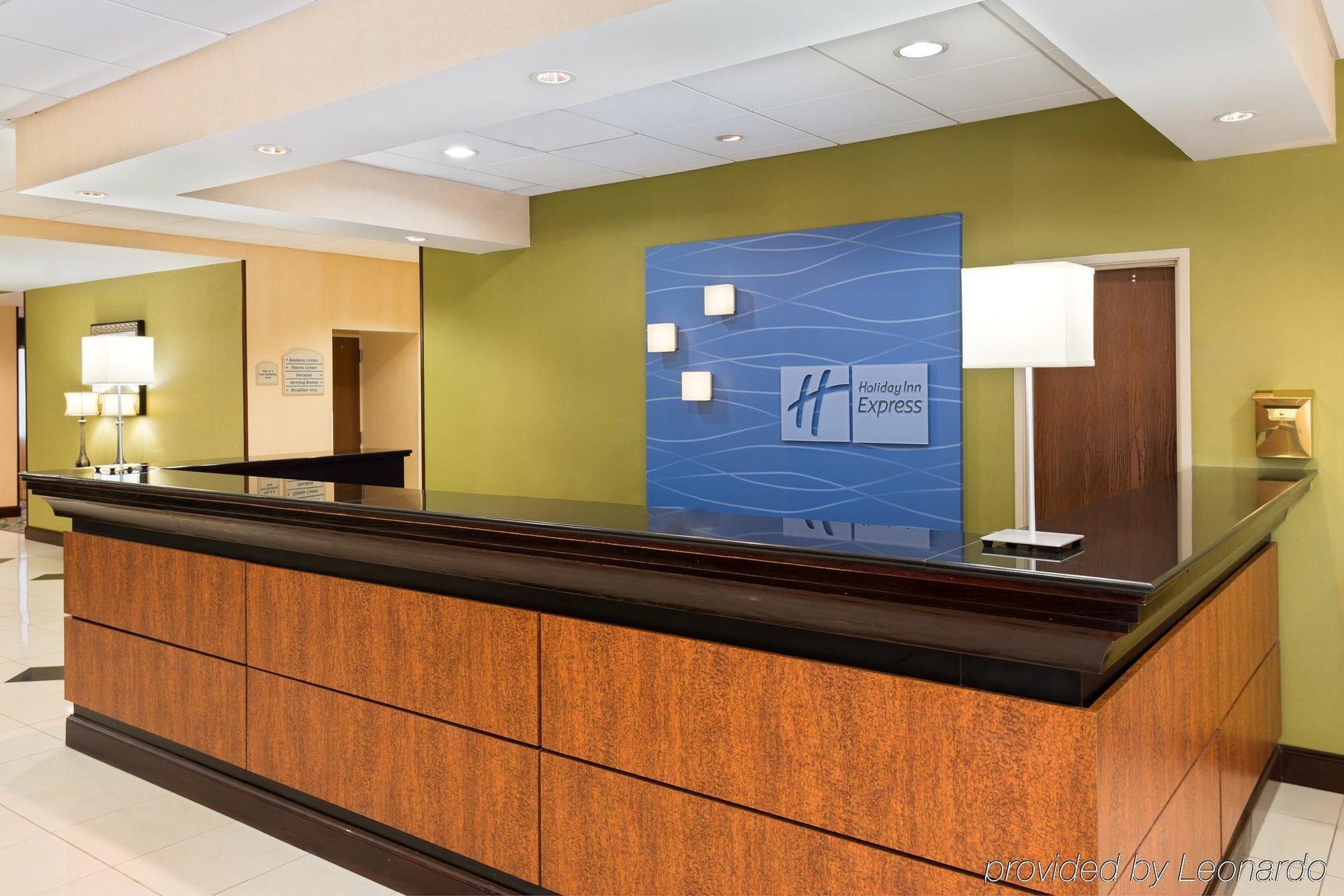 Holiday Inn Express - Richmond Downtown By Ihg Bagian luar foto