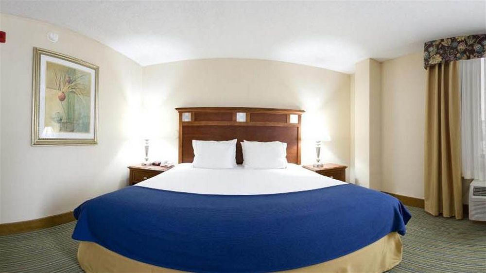 Holiday Inn Express - Richmond Downtown By Ihg Bagian luar foto