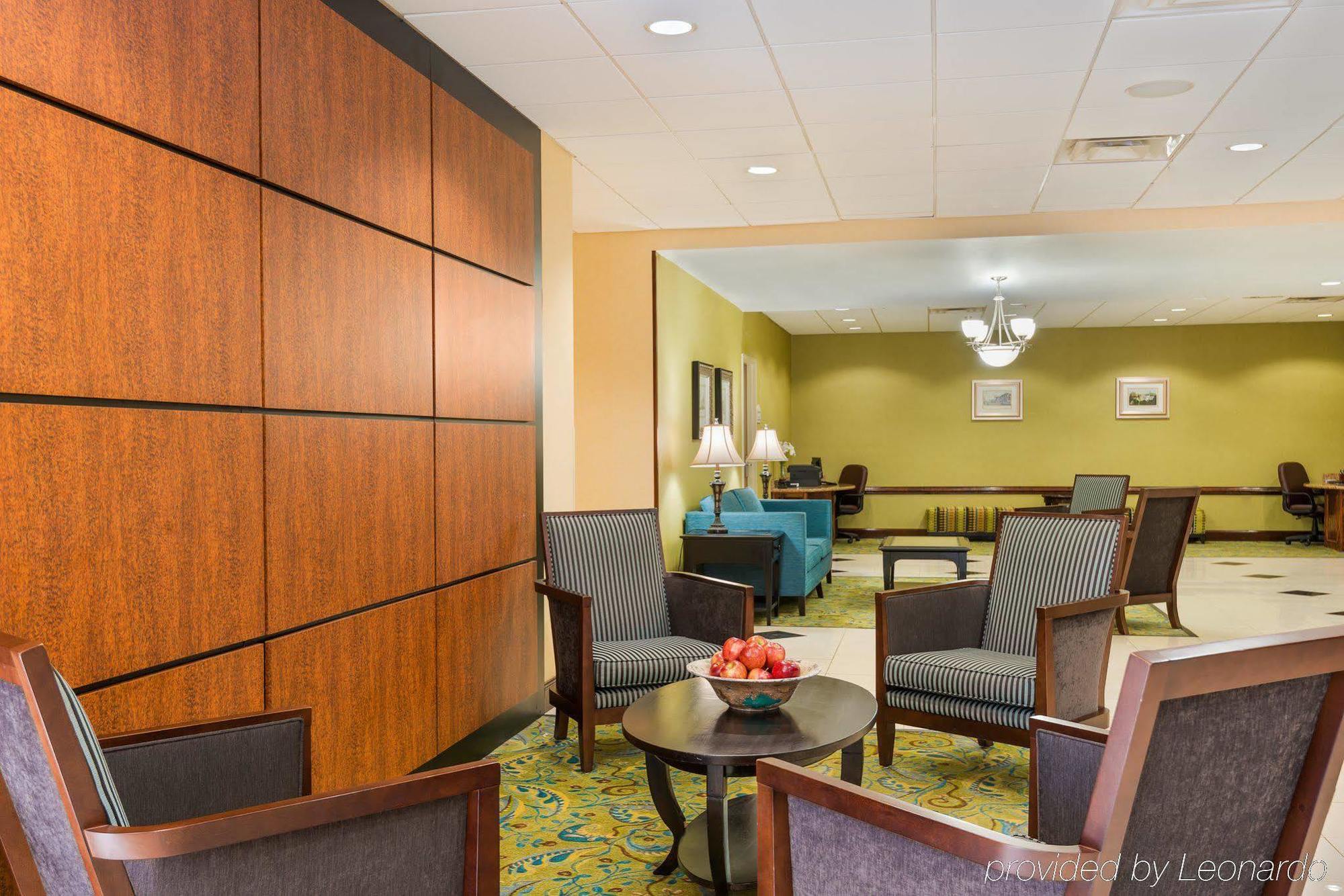 Holiday Inn Express - Richmond Downtown By Ihg Bagian luar foto